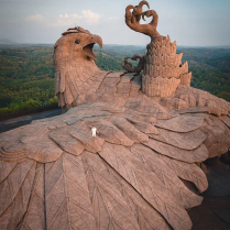 lec-sejour-linguistique-sculpture-oiseau-geant